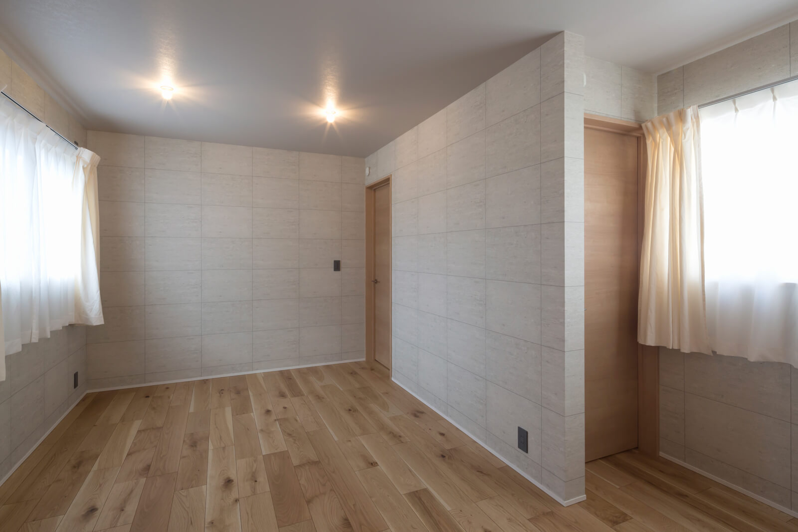 子ども部屋は、右手窓横にドアをもう一つ設け、将来2部屋に分けられるように
