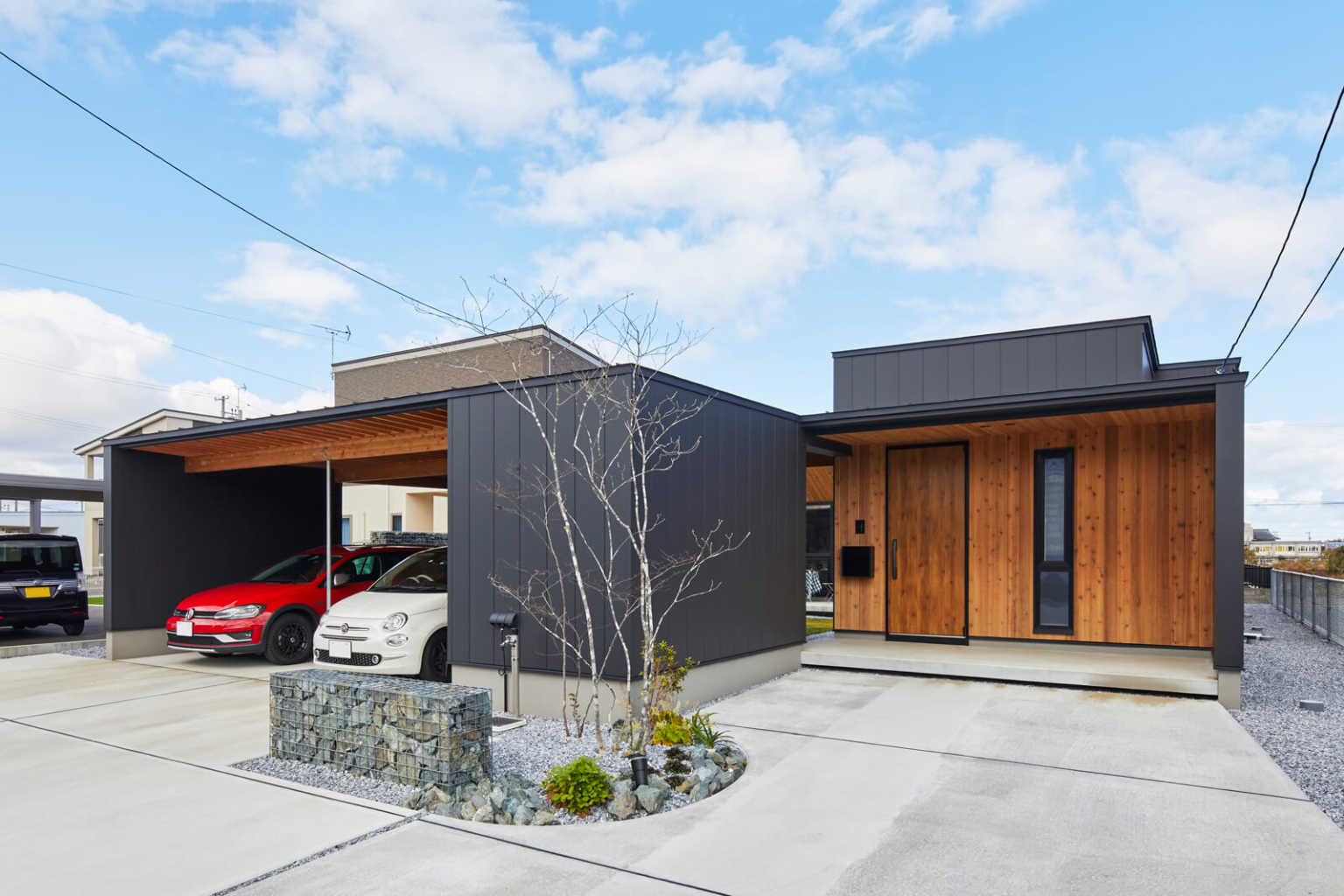 約130坪のゆとりある敷地に建てられた平屋のコートハウス