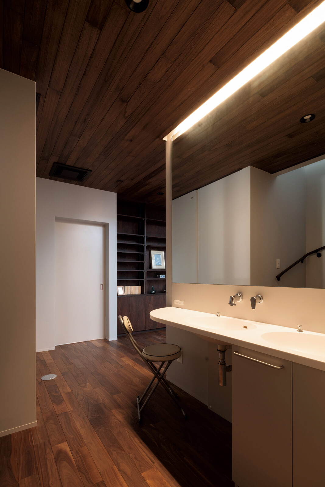 動線上に配した広く使いやすい洗面スペース