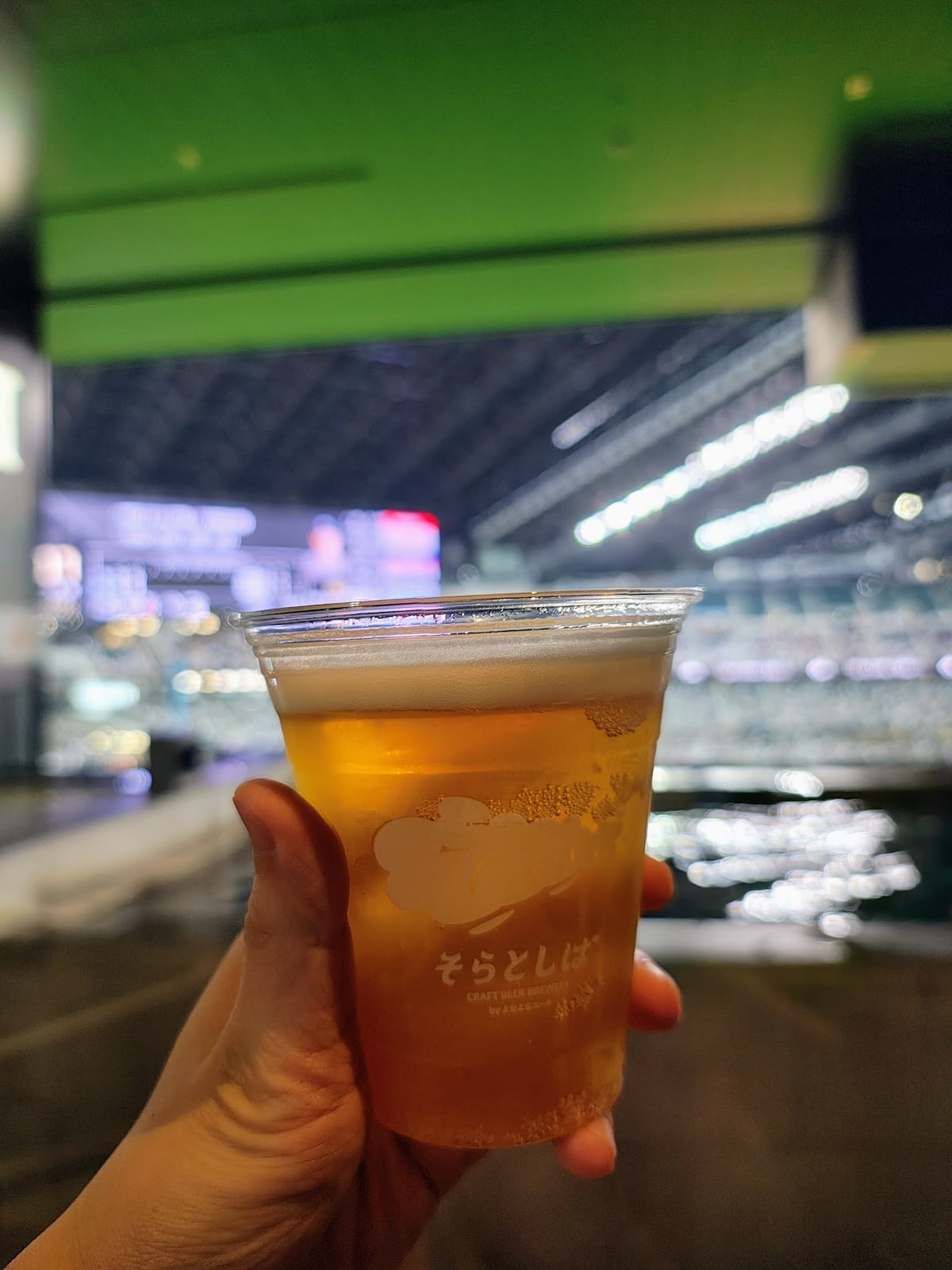 写真はエスコンフィールドの温泉サウナーでのビール